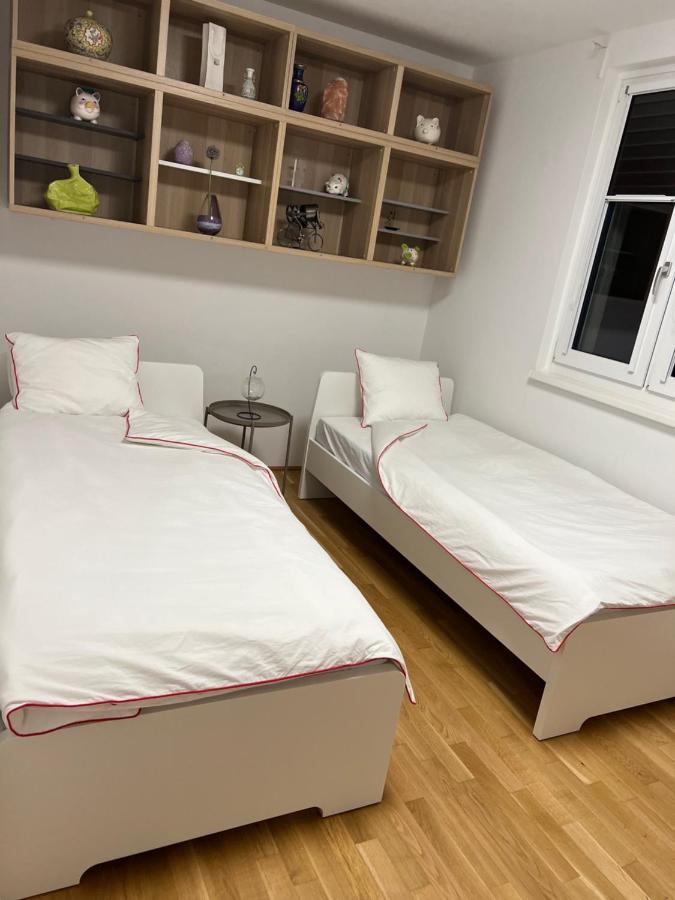 Modern Apartment Bei U Bahn Simmering Vienna Exterior photo